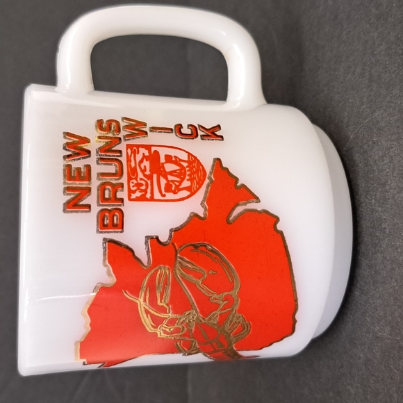 Vintage milk  glass New Brunswick lobster glasbake mug D shaped handle - Picture 1 of 7